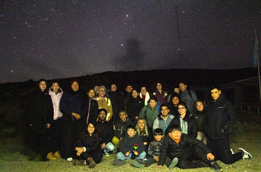  El Bosque Petrificado de Sarmiento fue escenario de la primera experiencia de astroturismo en un área protegida de Chubut